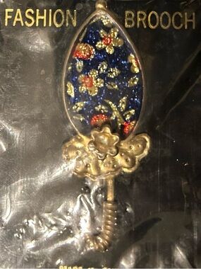 Antique fashion umbrella brooch